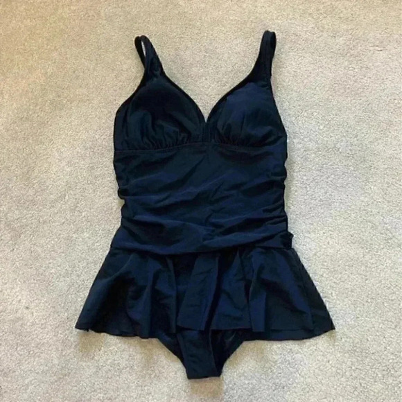 New with tags Swim Solutions Solid V-Neck skater Swimdress in size 14 - Picture 3 of 6